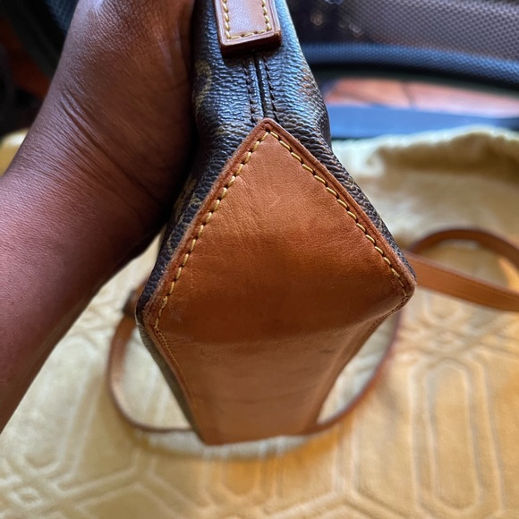 Authentic Vintage LV Trotter Crossbody - Picture 6 of 16